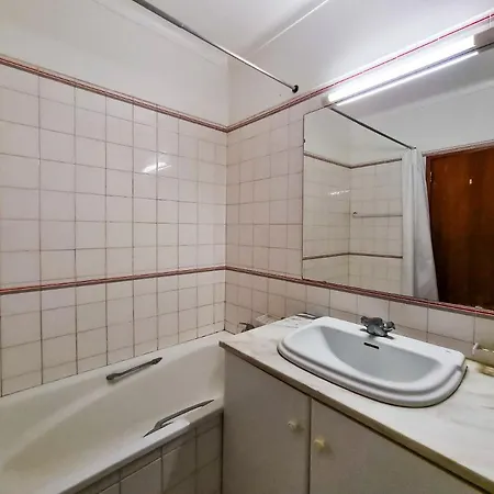 Apartment Flh Modest Flat